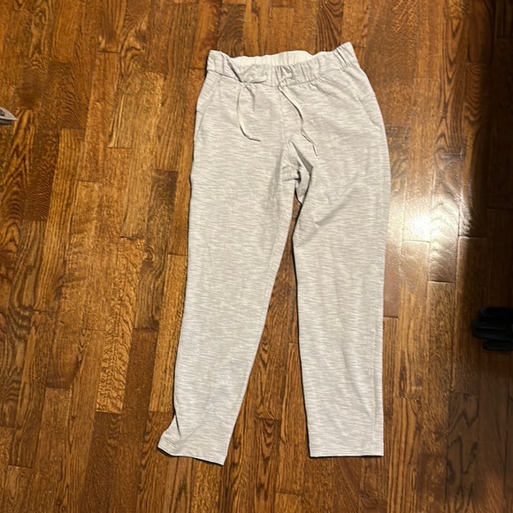Lululemon On The Fly 7/8 pants - Picture 3 of 8